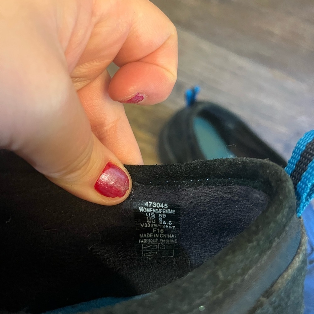 Land's End Women’s Black/Blue All Weather Insulated Suede Leather Zip Moccasin 8 - Picture 4 of 5